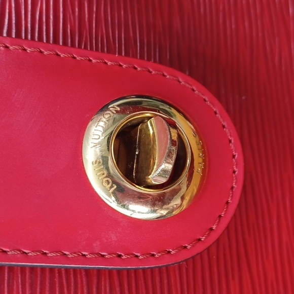 Louis Vuitton Cluny Red Epi Leather Shoulder Bag - Picture 4 of 16